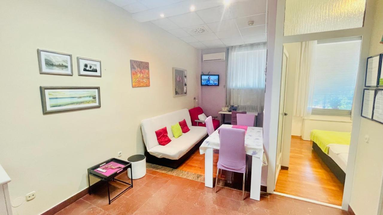 Vintage Apartment Inside City Galleria - 자다르 외부 사진
