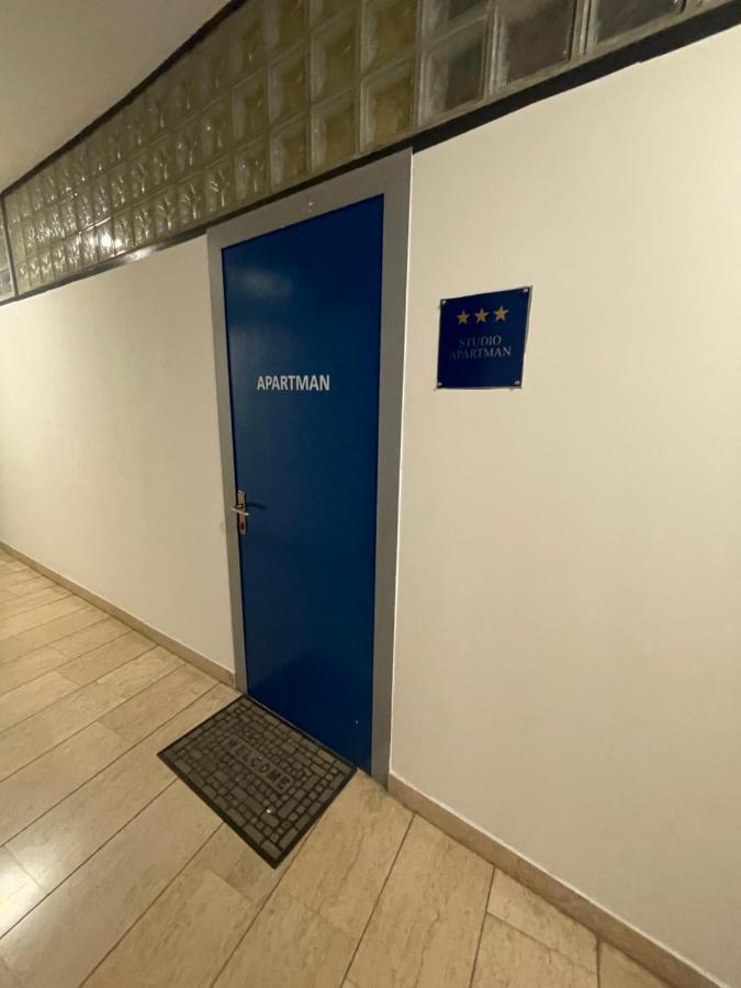 Vintage Apartment Inside City Galleria - 자다르 외부 사진